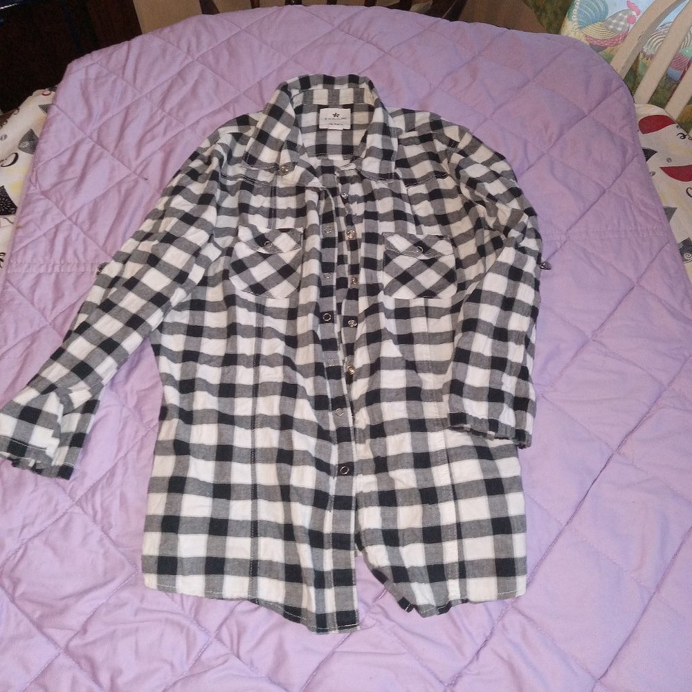Nollie Black and White Checkered Plaid Slim Fit Snap Down Blouse XL
